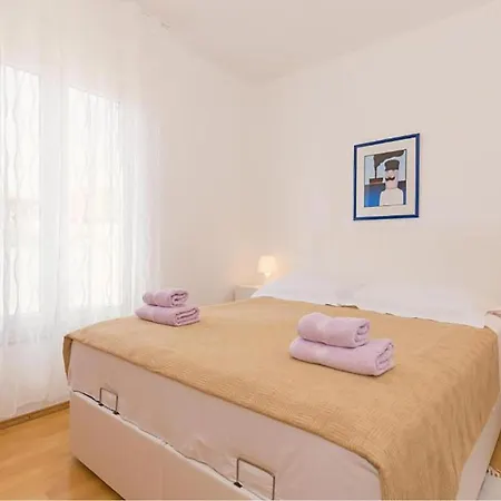 Beautiful In With Wifi Pirovac