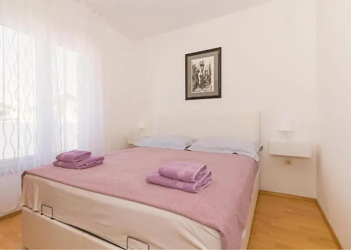 Beautiful In With Wifi Pirovac